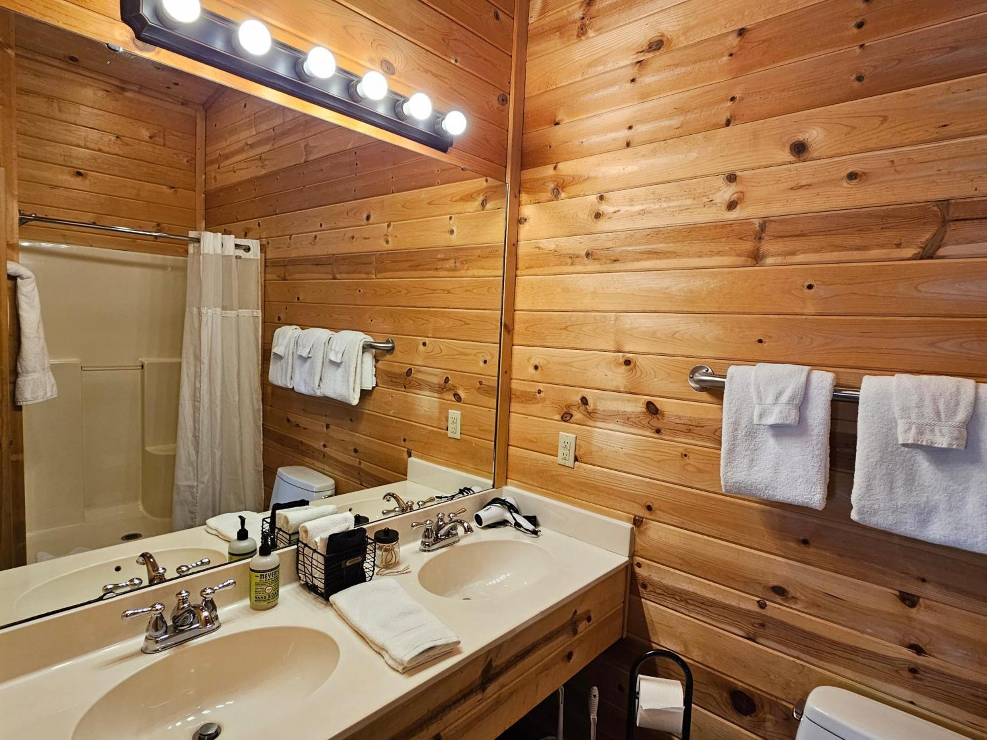 5 Min To Beaver Lake-King Bed-Fire Pit-Jetted Tub #3 Eureka Springs Ngoại thất bức ảnh