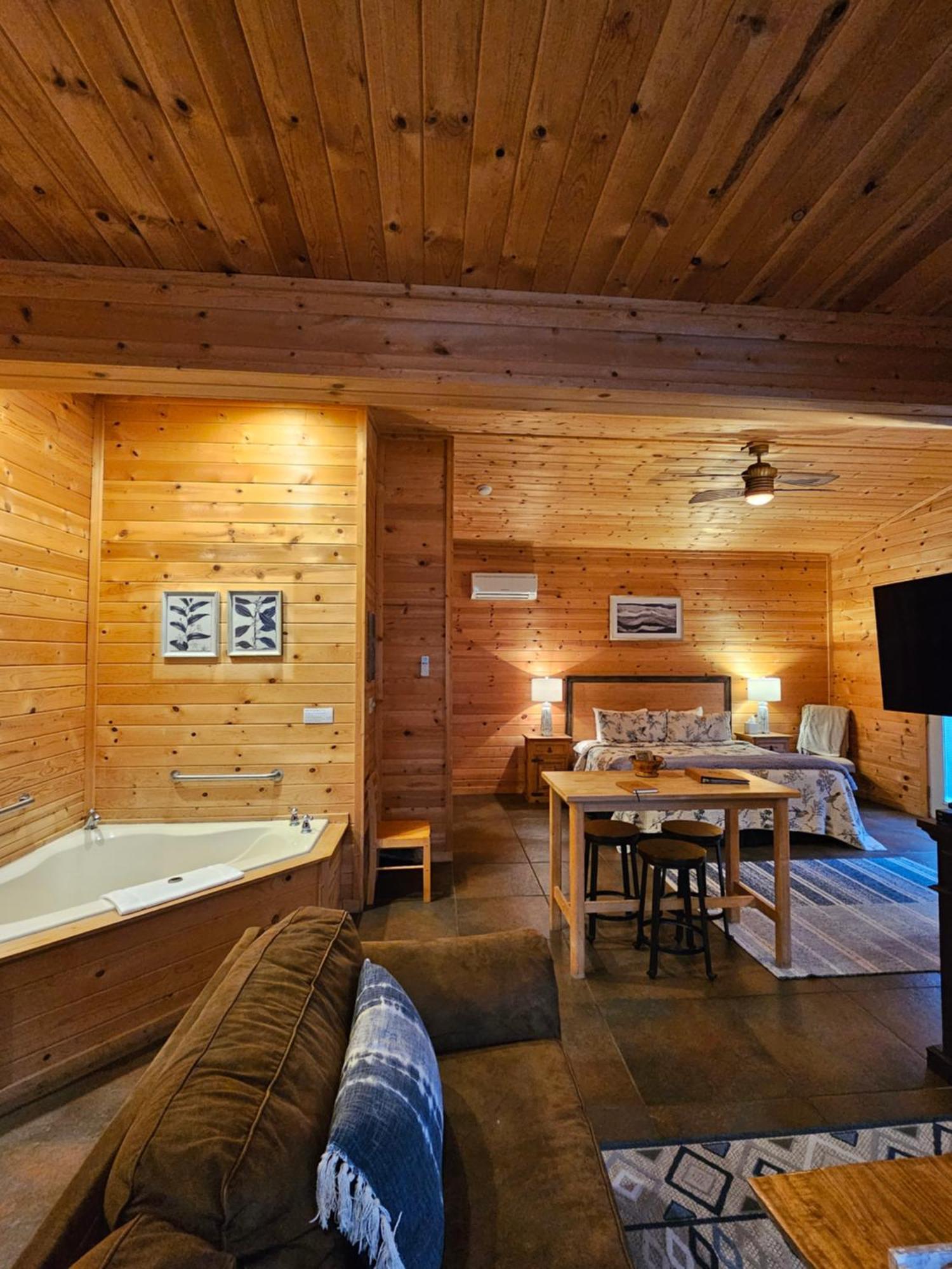 5 Min To Beaver Lake-King Bed-Fire Pit-Jetted Tub #3 Eureka Springs Ngoại thất bức ảnh